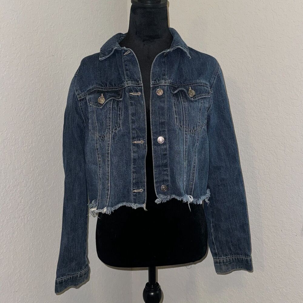 Forever 21 Cropped Trucker Jacket Women's Small Blue Denim Pockets Frayed Hem